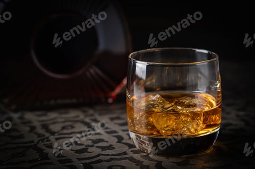 Preview: Whiskey with ice in glasses