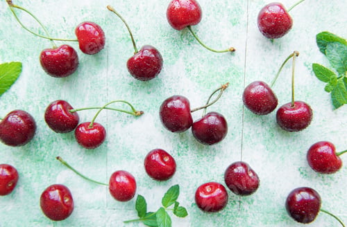 Preview: Fresh red cherries