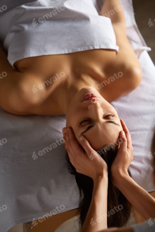 Preview: Head and face massage in spa salon