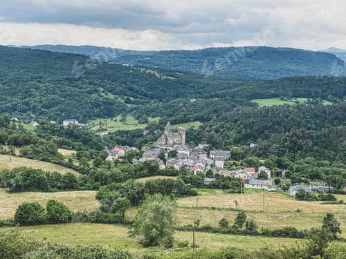 Preview: view on old village Saint Nectaire in Auvergne, Famous for its cow cheese
