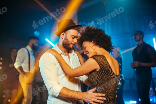 Preview: Romantic weekend night at the dance floor