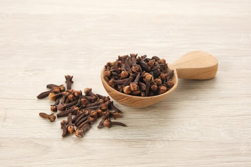 Preview: Dried cloves (cengkeh)