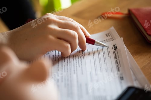Preview: process of filling out form 1040 for tax refund