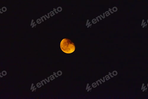 Preview: Wow! Incredible image of the moon. NOT a blood moon, but there was a fire in California that