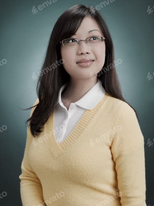 Preview: Portrait of a young woman