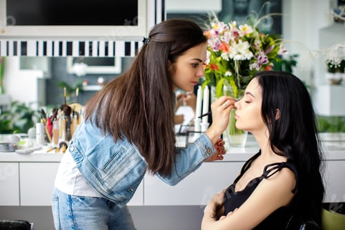 Preview: make up artist doing professional make up