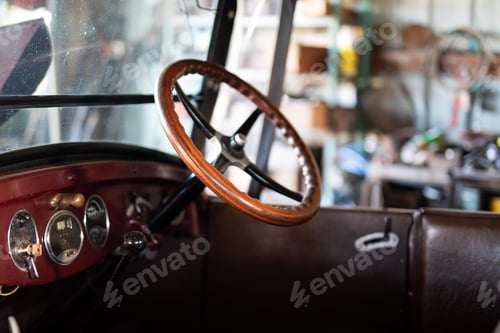 Preview: Vintage car