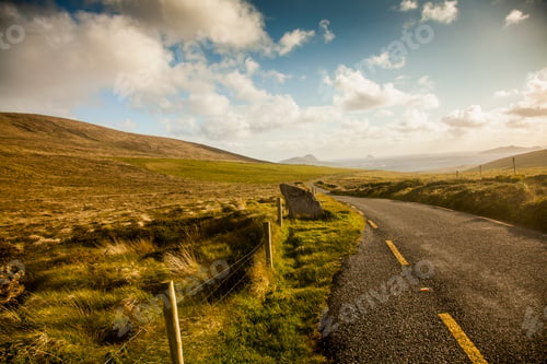 Preview: Country road, Dunquin, Kerry, Ireland
