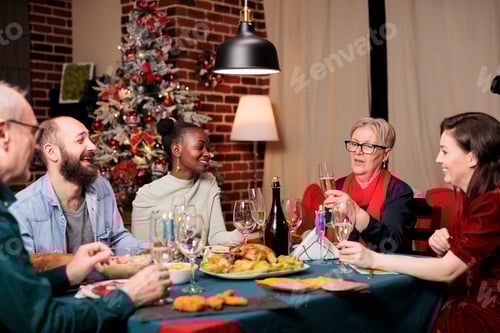 Visualização: Avó faz torradas com champanhe