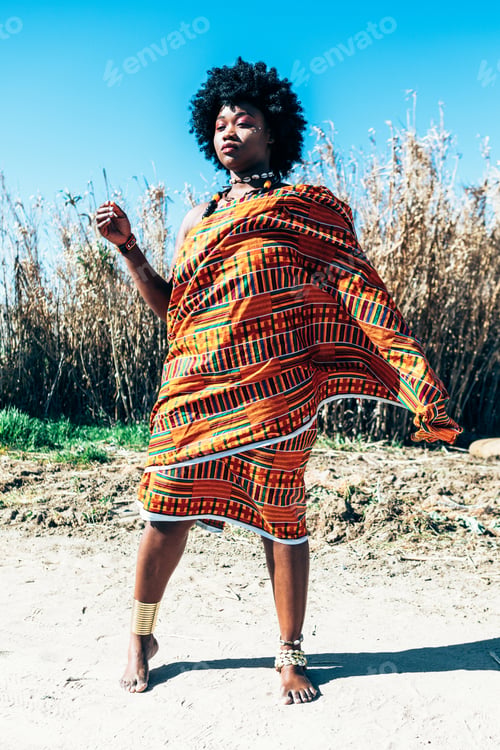 Preview: Black woman in traditional African attire