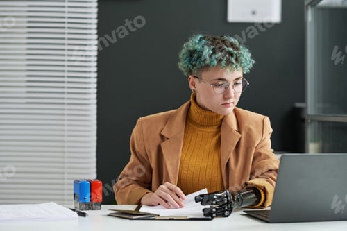 Preview: Social worker working in office