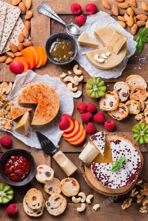 Preview: Vegan Charcuterie plate served with non-dairy fermented raw cheese from nuts