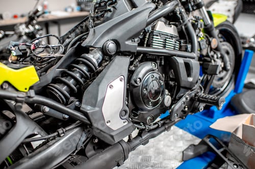 Preview: Sports motorcycle at the workshop