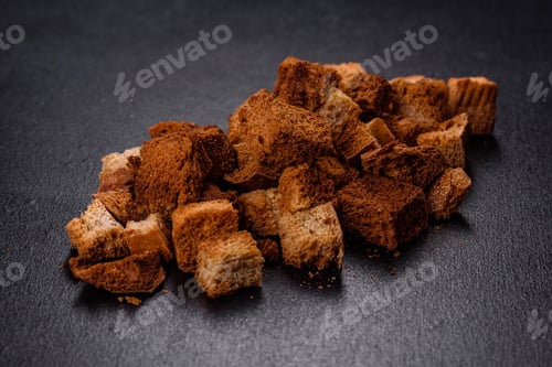 Preview: Breadcrumbs cut into cubes are perfect for soup, salad