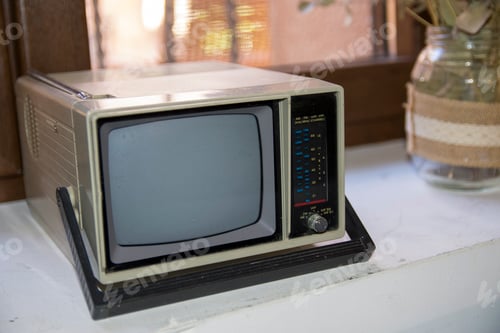 Preview: An old vintage TV