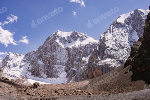 Preview: Snow-capped mountain peaks in Tajikistan