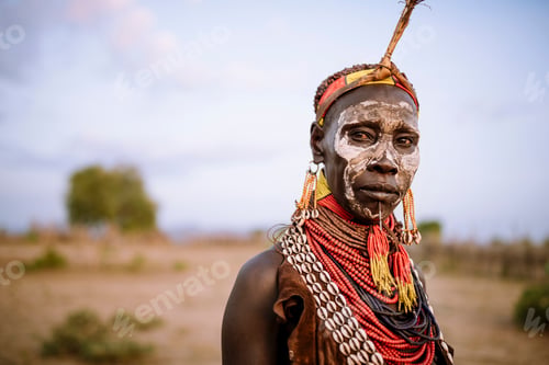 Preview: A proud gaze across the savannah