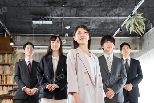 Preview: New employees working in the office