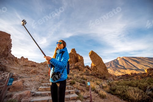 Preview: Female traveler in Teide park