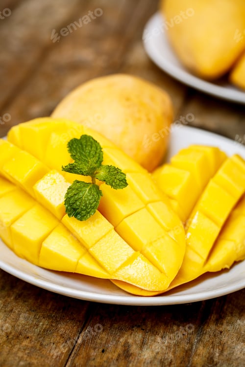 Preview: Cut mango