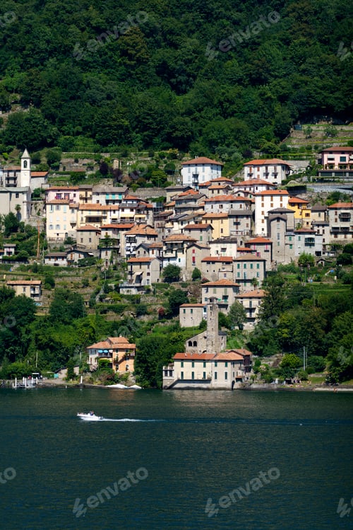 Preview: The Como lake at Cernobbio