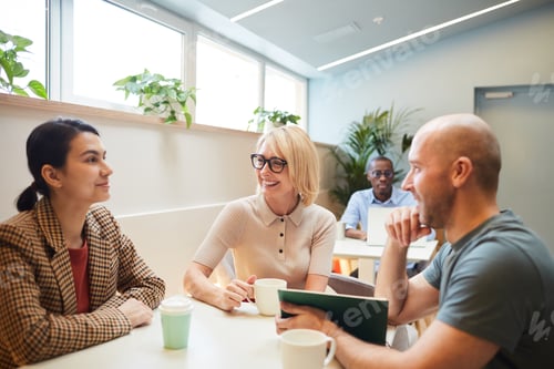 Preview: Business people have a meeting