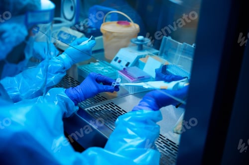 Preview: Laboratory workers use laboratory gadgets in their work