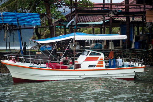 Preview: motor boat at the pier in Tai