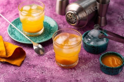 Preview: Summer cocktail with mango juice and ice