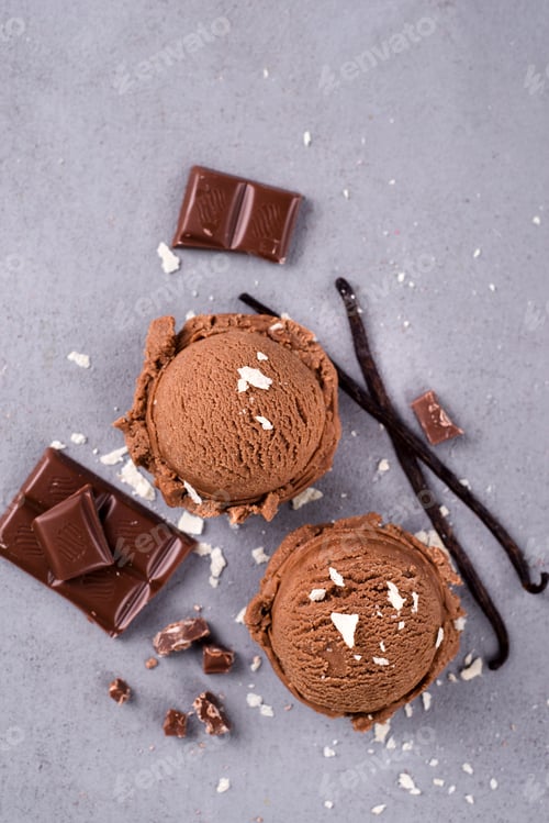 Preview: Scoop of chocolate ice cream