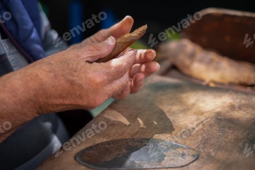 Preview: Process of making traditional cigars from tobacco leaves with your hands using a hand device