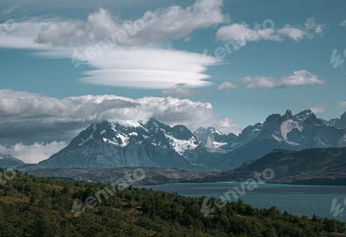 Preview: Magnificent landscape of Torres del Paine, Chile