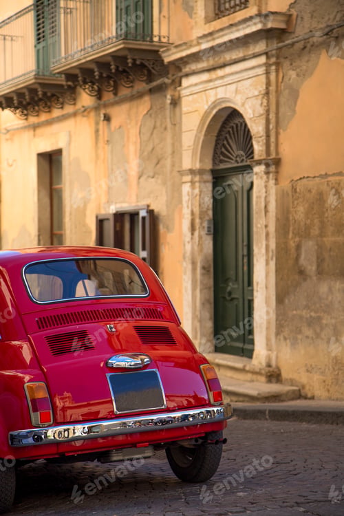 Preview: Vintage car on the italian street