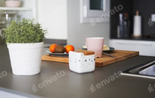 Preview: Food on cutting board in kitchen