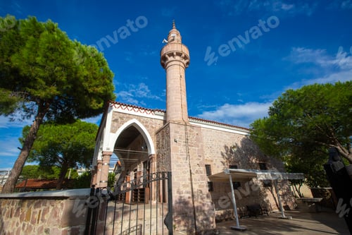 Preview: Located on Turkey's Cunda Island, the Hamidiye Mosque was built in the 19th century.