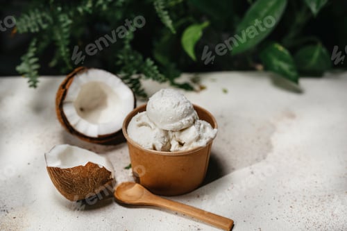 Preview: Vegan coconut ice cream in paper cup