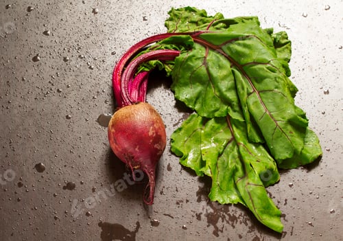 Preview: Fresh organic beetroot with tops
