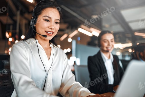 Preview: People working in a call center