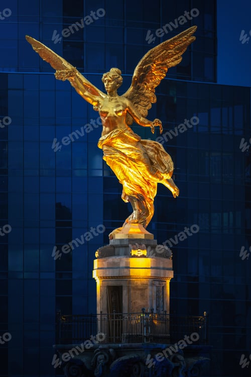 Preview: Angel of Independence Monument at night - Mexico City, Mexico