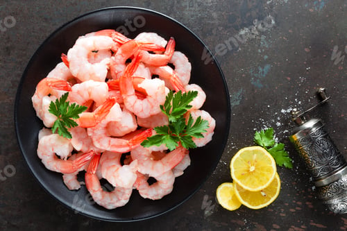 Preview: Prawns on plate. Shrimps, prawns. Seafood. Top view. Dark background