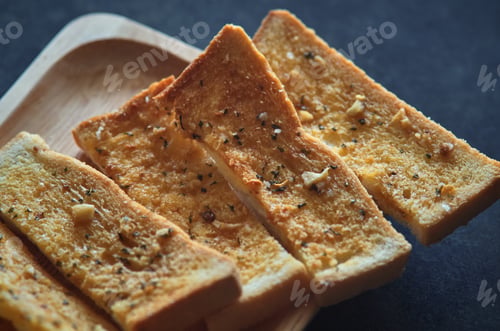Preview: Close-up view of the garlic breadsticks