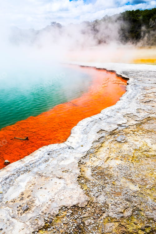 Preview: hot sparkling lake in New Zealand