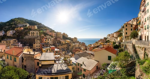 Preview: Colorful apartment homes in Riomaggiore, Italy. Cinque Terre