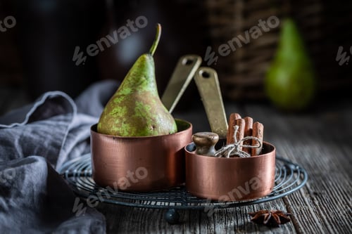 Preview: Ingredients for mulled wine with pears and anise star