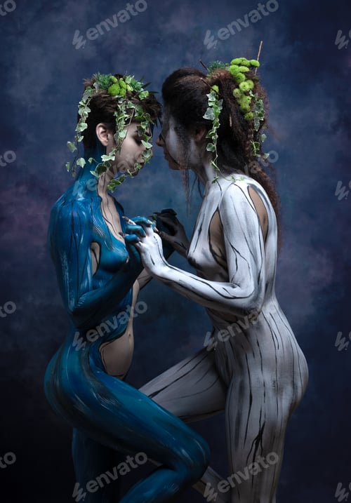 Preview: Studio portrait of woman painted on body paint