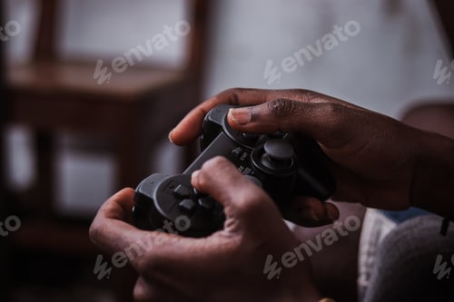 Preview: Holding a gaming pad