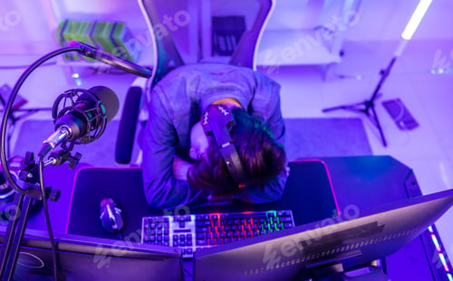 Preview: Professional gamers' prolonged practice leads to pain, fatigue, office syndrome due to repetition.