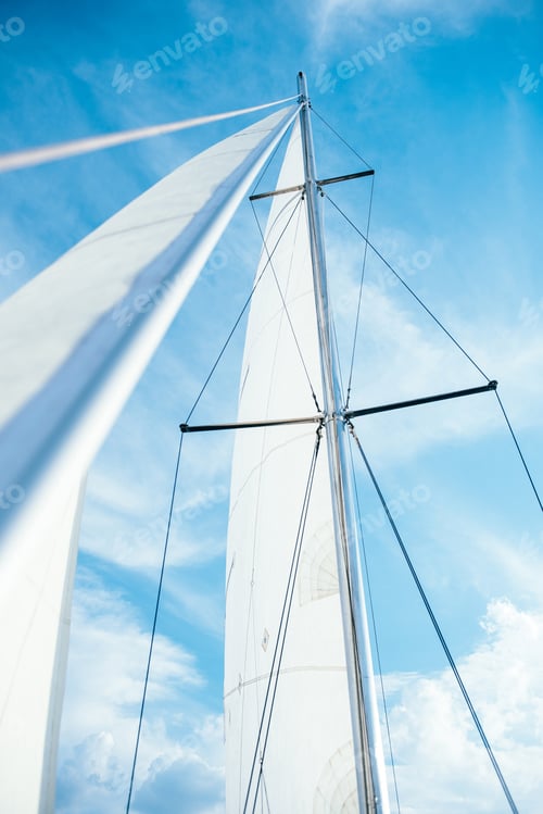 Preview: high mast with a white sail