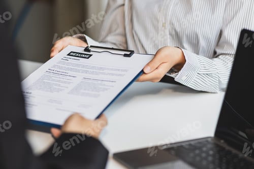Preview: Job interview, The job applicant submits the application documents.