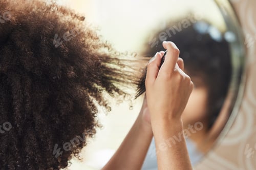 Preview: Hair Care with Comb and Spray Bottle